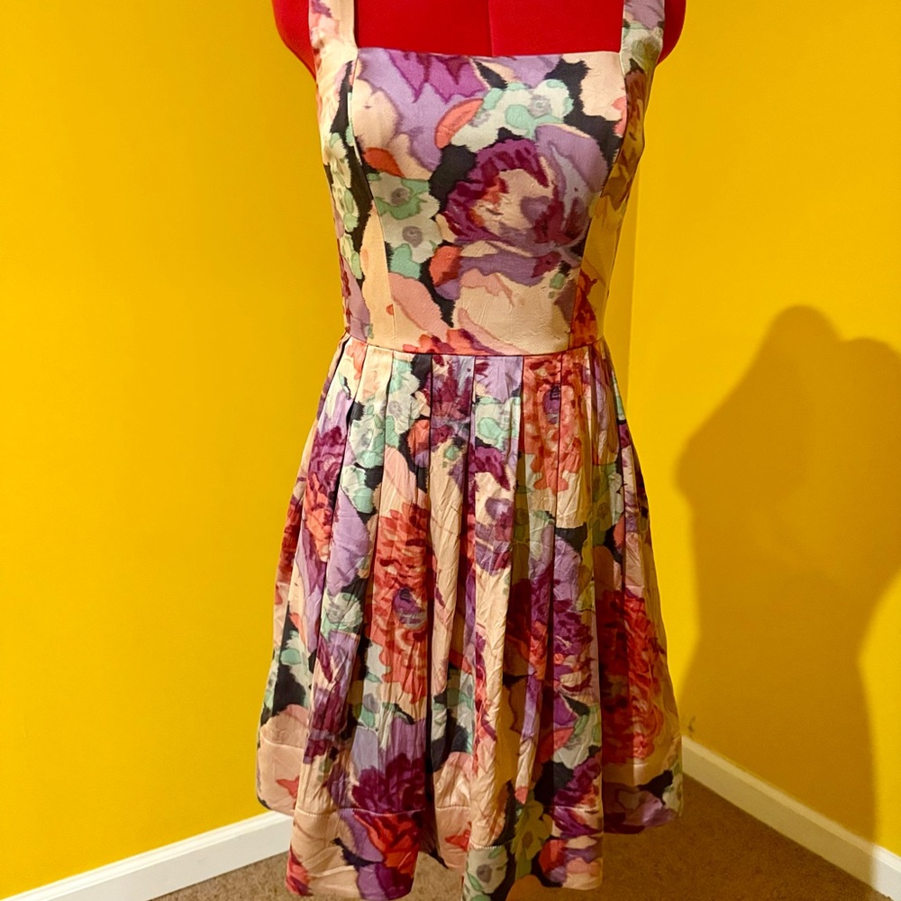 Betsy Johnson beautiful silk floral dress